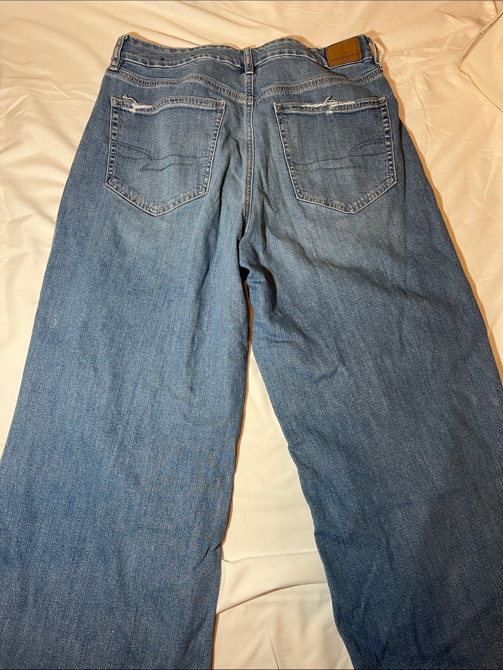 American Eagle Outfitters Women’s Curvy Super High Rise Baggy Wide Leg Jean - Picture 4 of 5
